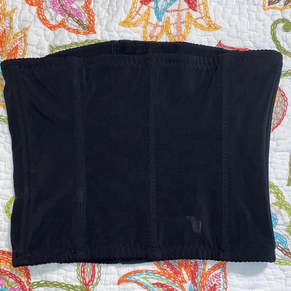 Medium waist trimmer shaper corset black hook and eye lace accents around hooks - Picture 5 of 6